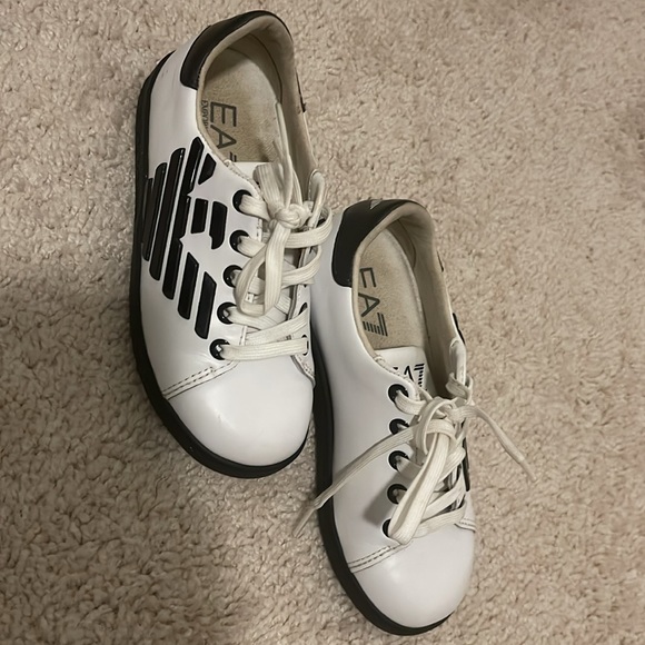 Amani EA7 - Picture 4 of 4